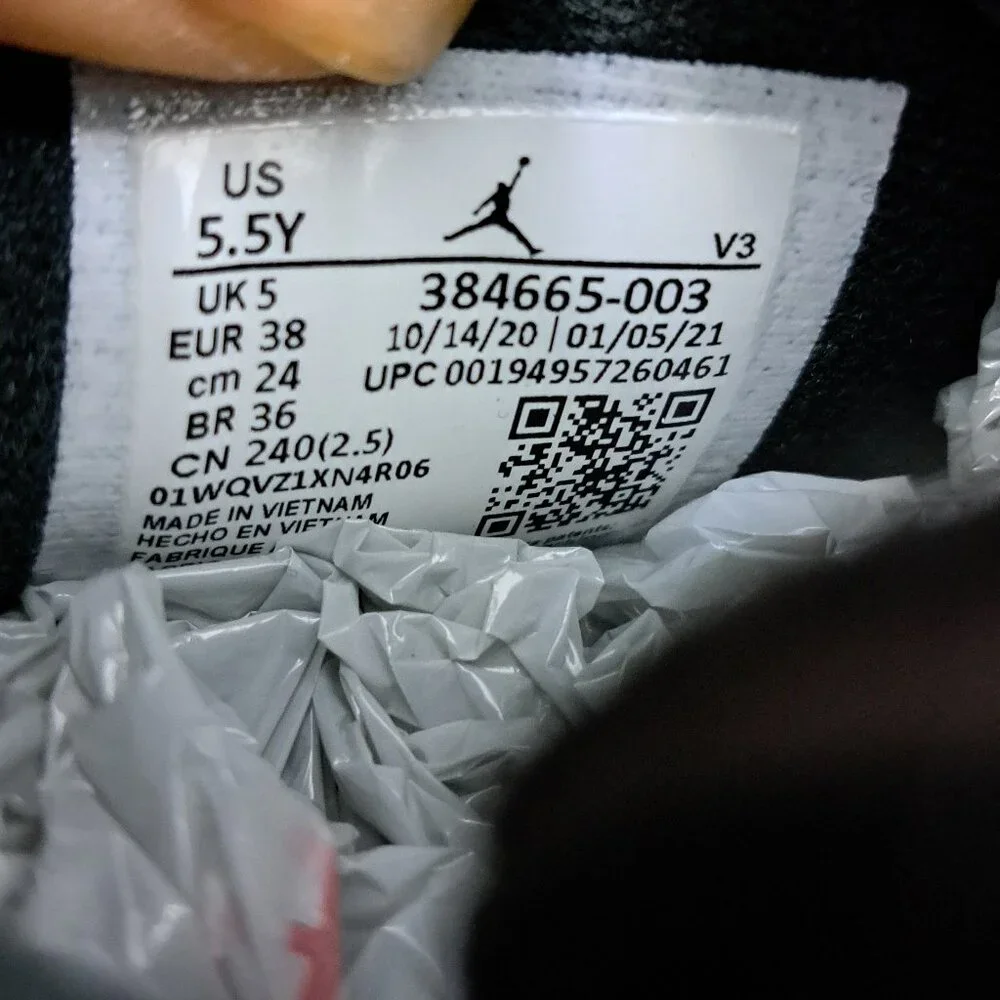 %Nike Air Jordan 6 Retro GS Youth Size 5.5 / AJ23